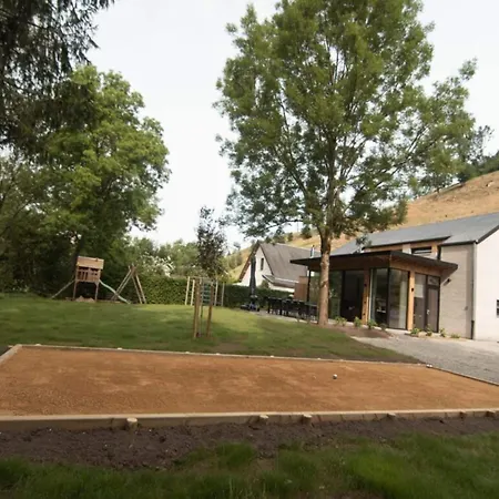 Feriehus With Garden In